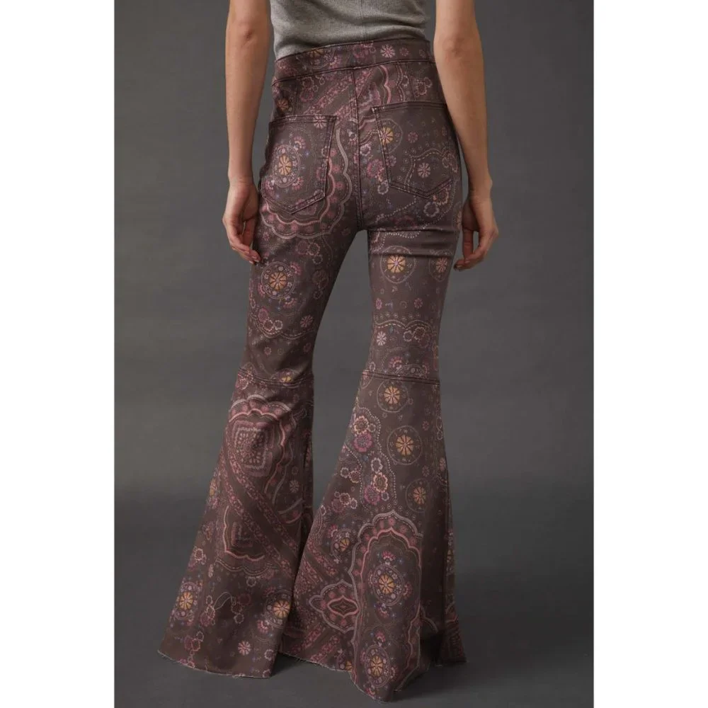 🎉LAST CHANCE🎉 FREE PEOPLE Just Float On Printed Flare Jeans / Chocolate Combo - Picture 9 of 14